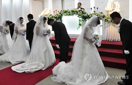 한국남성-동남아여성 ‘통신판매 결혼’ 급증 < WP>