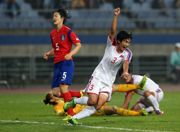 한국 여자축구, 북한 앞에서 또 ‘눈물’