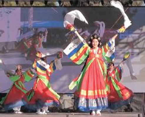 롱비치 수족관 ‘아시아 축제’ 이정임무용단 전통문화 공연