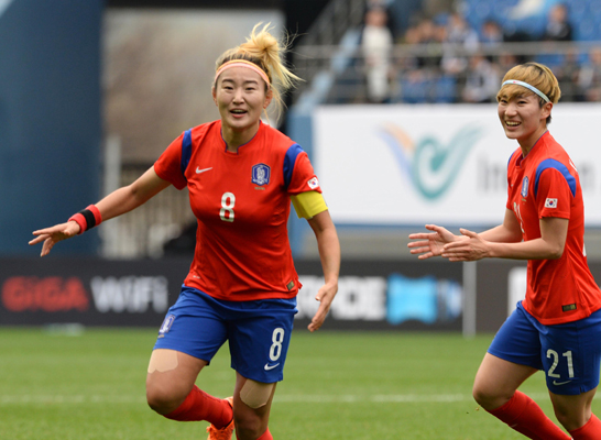 한국 여자축구, 러시아에 2연승